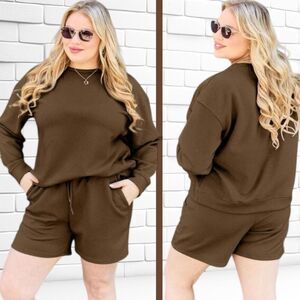Boutique Brown Texture Long Sleeve Top and Shorts Lounge Set NWT